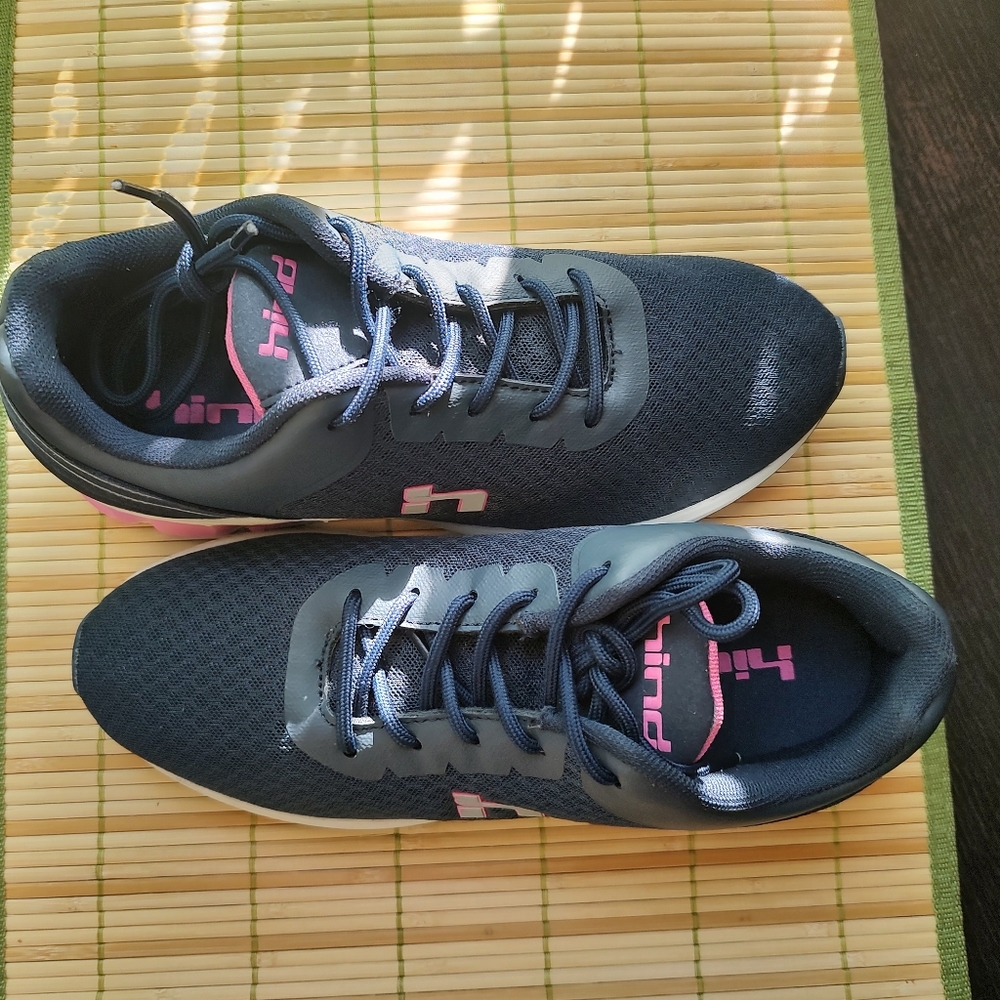 Hind athletic shoes. Navy pink trim. New. Size 7.5 - Picture 12 of 16